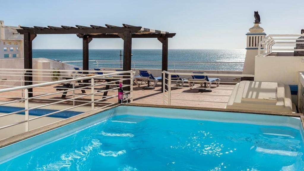 Refurbished Beachfront House, Pool, Ac, Wifi, Albufeira, Sea View 外观 照片