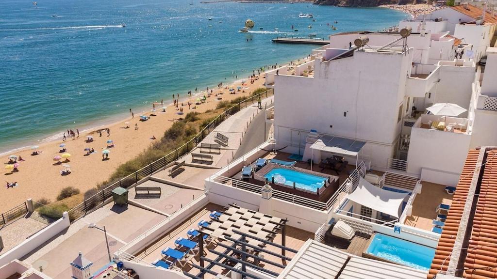 Refurbished Beachfront House, Pool, Ac, Wifi, Albufeira, Sea View 外观 照片