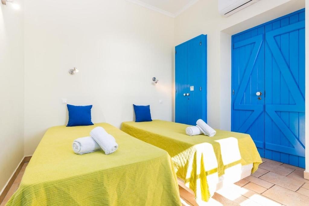 Refurbished Beachfront House, Pool, Ac, Wifi, Albufeira, Sea View 外观 照片